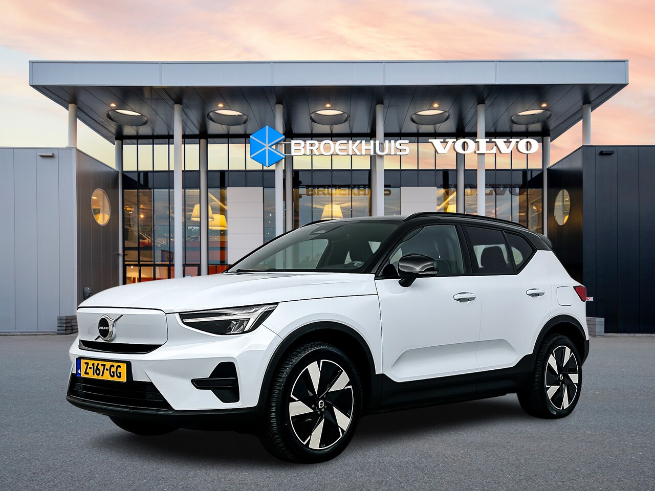 Volvo XC40 - Single Motor Extended Range Plus 82 kWh | 20" | Nubuck Microtech | Getint glas - AutoWereld.nl