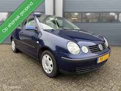 Volkswagen Polo - 1.4-16V Comfortline 5 DEURS/CLIMA