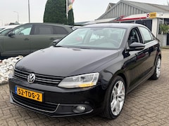 Volkswagen Jetta - 1.6 TDI Highline 2012 Zwart EXPORT