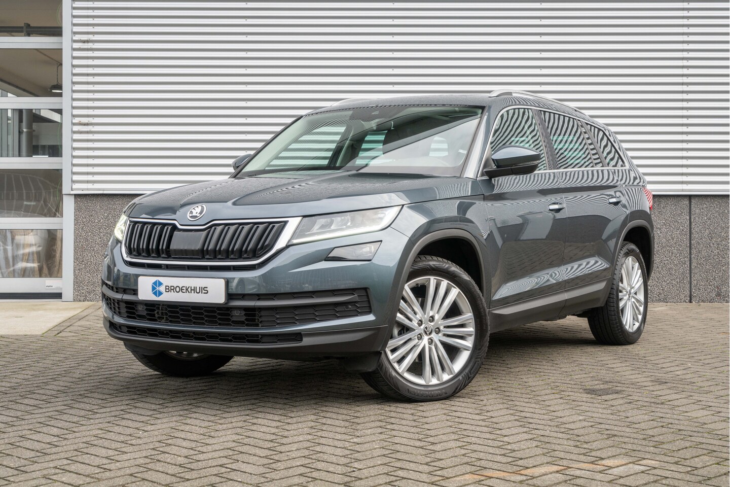 Skoda Kodiaq - 1.5 TSI 150pk Business Edition | Trekhaak | Pan-Dak | Canton| ACC| Camera| VOL| - AutoWereld.nl