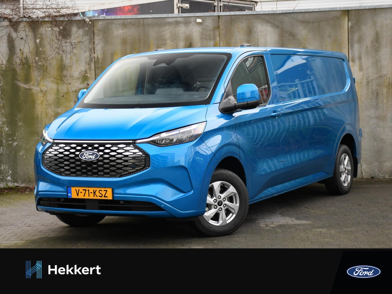 Ford Transit Custom - E-Transit GB 320 L2H1 Limited 65 kWh 218pk Automaat WINTER-PACK | ADAPT. CRUISE | PDC + CA - AutoWereld.nl