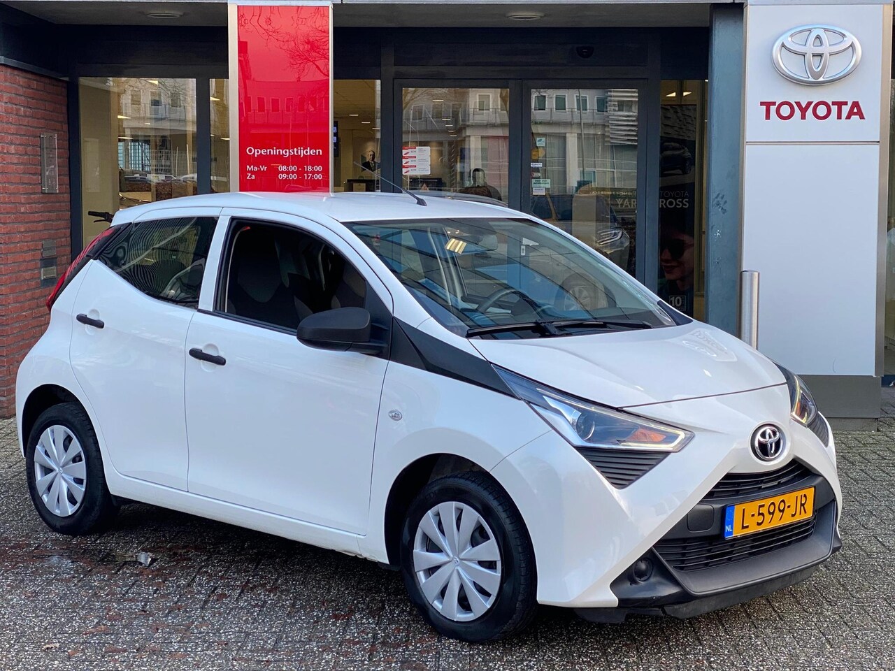 Toyota Aygo X - X-FUN 5-DEURS AIRCO BLUETOOTH AUDIO-STUURWIELBEDIENING NL-AUTO - AutoWereld.nl