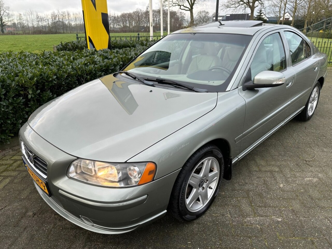 Volvo S60 - 2.5T 154 kW Summum Schuifdak / Leder / Bose - AutoWereld.nl