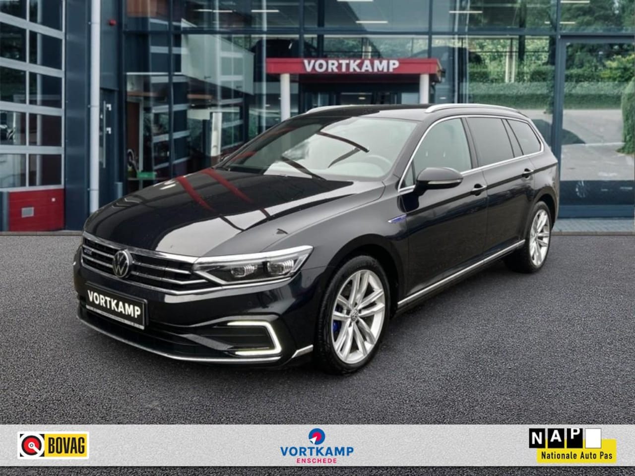 Volkswagen Passat Variant - 1.4 TSI DSG GTE TREKHAAK/CAMERA/NAVI/CARPLAY/ACC/STOELVERW - AutoWereld.nl