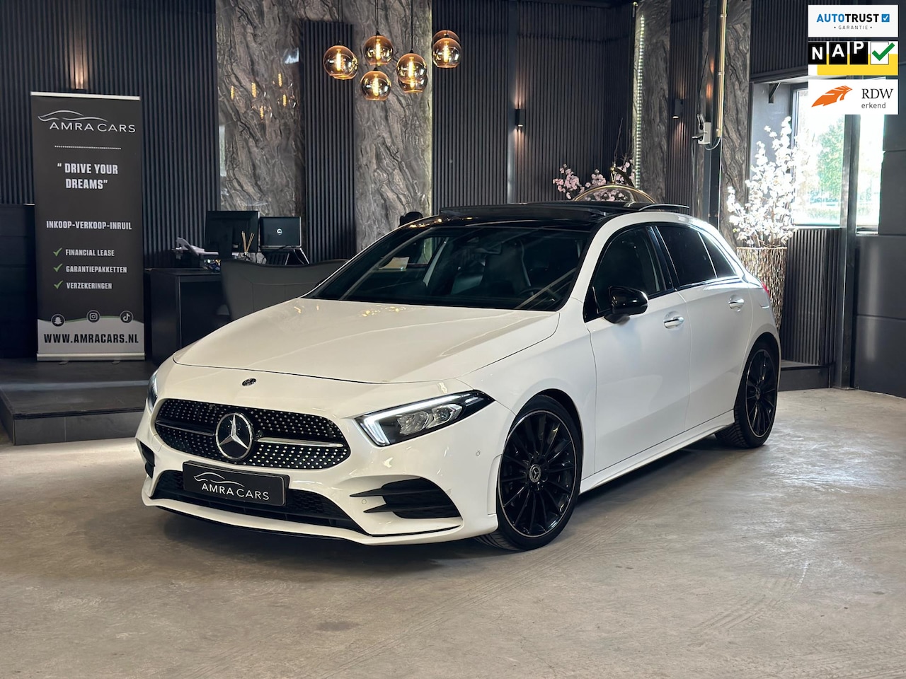 Mercedes-Benz A-klasse - 200|AMG|PANO|SFEER|BOMVOL - AutoWereld.nl