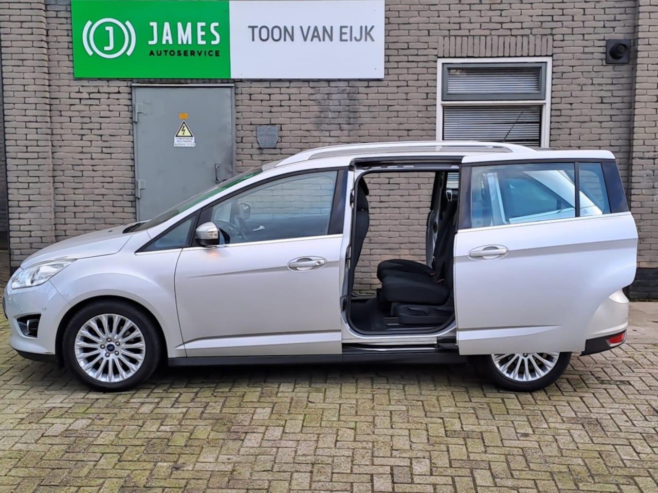 Ford Grand C-Max - 125Pk Titanium Navi-Park.sens. VenA-Clima-LM Velgen - AutoWereld.nl