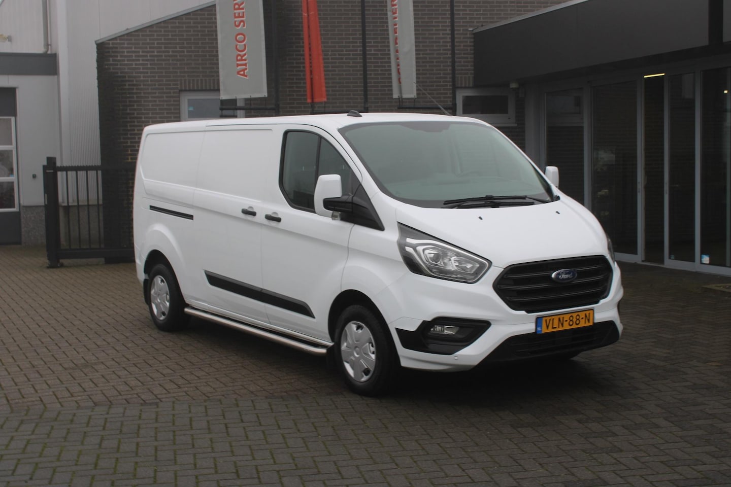 Ford Transit Custom - 300 2.0 TDCI L2H1 Trend Trekhaak/Cruise/Airco - AutoWereld.nl