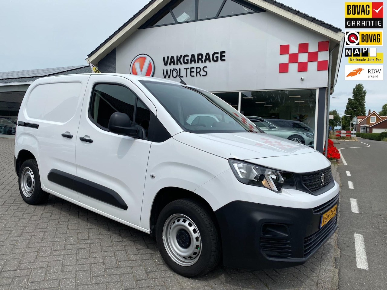 Peugeot Partner - 1.5 BlueHDI Pro 1.5 BlueHDI Pro - AutoWereld.nl