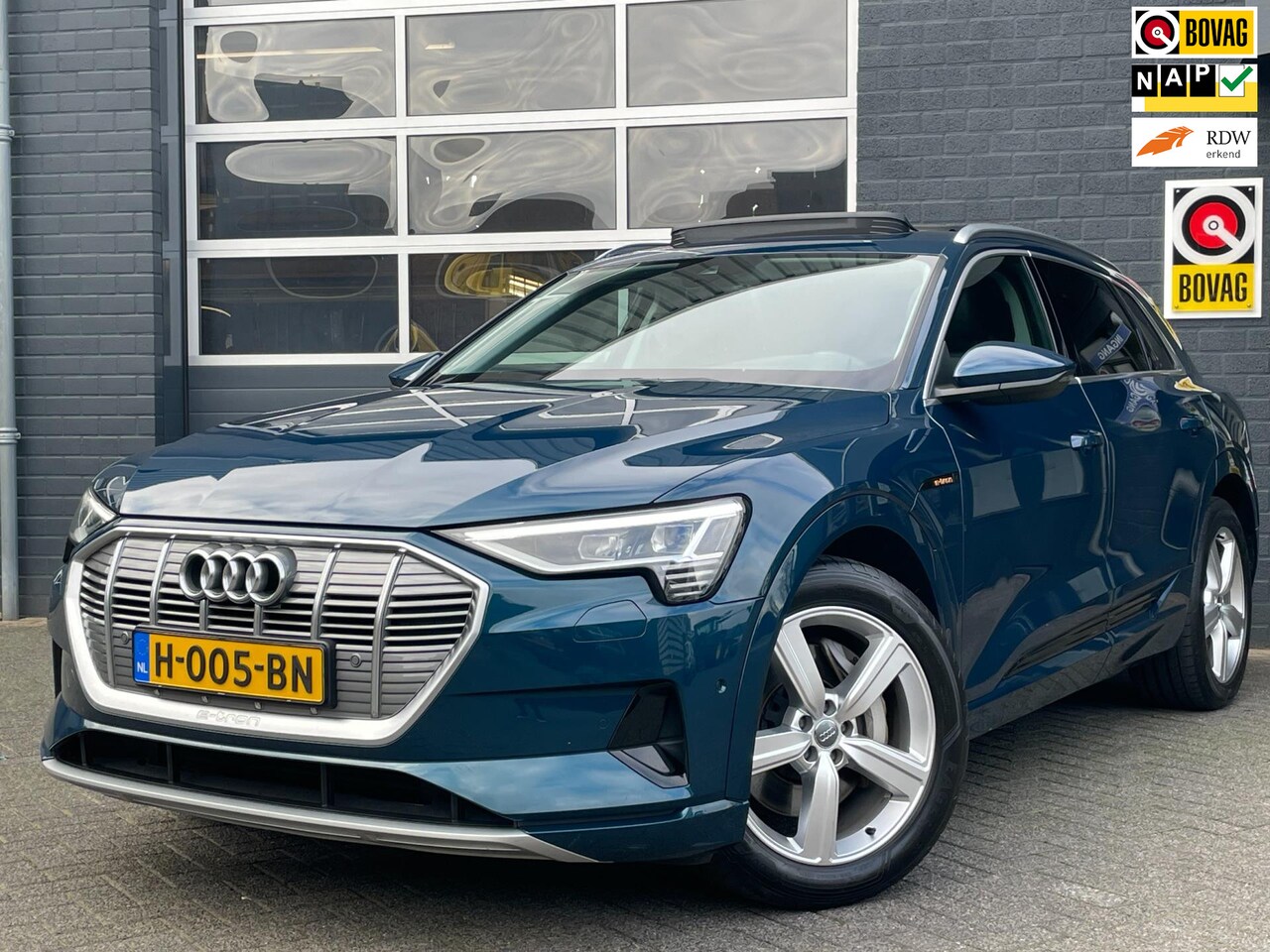 Audi e-tron - e-tron 50 quattro Launch edition plus E-tron 50 quattro Launch edition plus 71 kWh Leder, Pano, Trekhaak - AutoWereld.nl