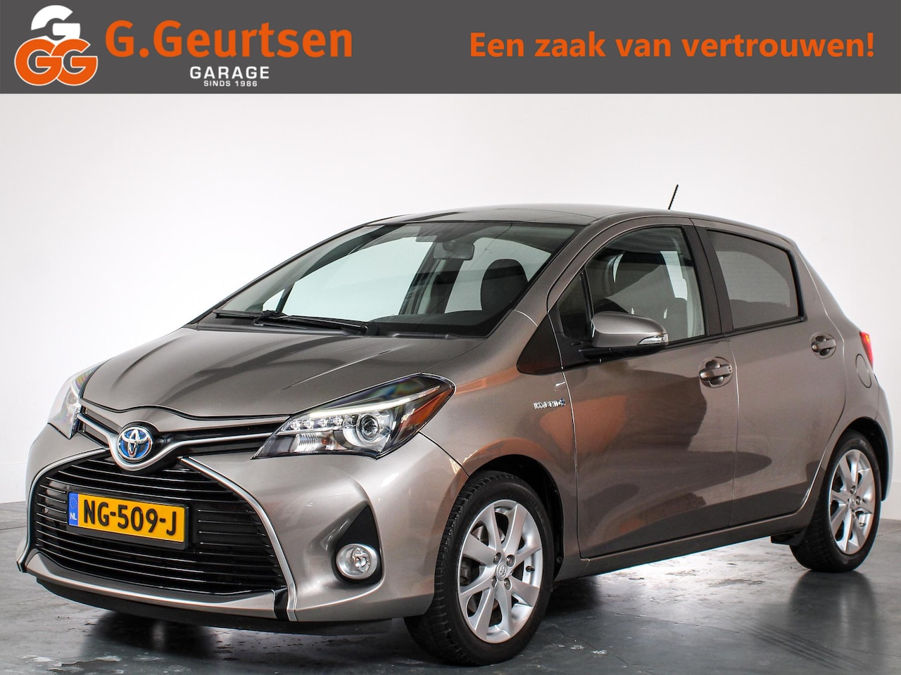 Toyota Yaris - 1.5 Hybrid Aspiration Navigatie, Camera, LED, 15" Inch LMV, Cruise Control, Bluetooth - AutoWereld.nl