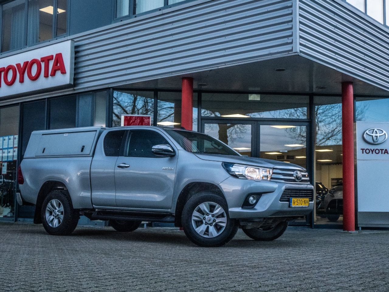 Toyota HiLux - 2.4 D-4D-F XC Prof. - AutoWereld.nl