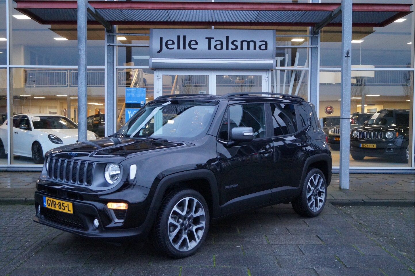 Jeep Renegade - 4xe 240 Plug-in Hybrid Electric S│19'' velgen│Clima│Cruise│Camera│CarPlay - AutoWereld.nl