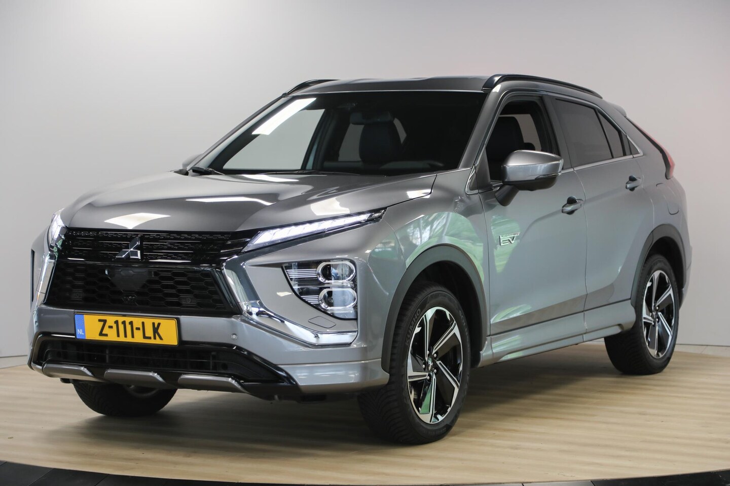 Mitsubishi Eclipse Cross - 2.4 PHEV Executive | Cruise adaptief | Apple Carplay | Trekhaak - AutoWereld.nl