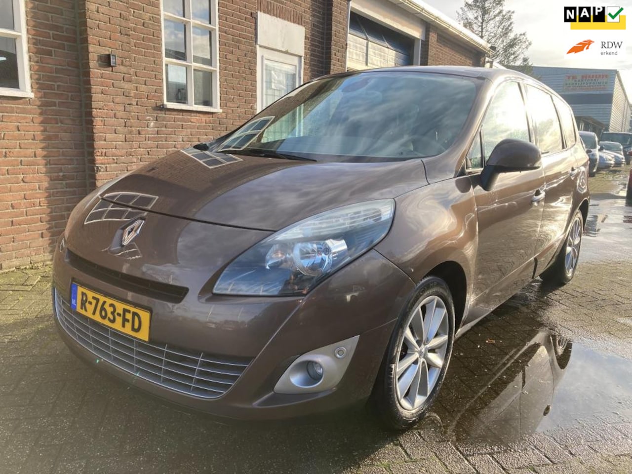 Renault Grand Scénic - 1.4 TCe Privilege 7p. Leer Pano, Cruise, Clima, lees omschrijving ivm iets olie verbruik - AutoWereld.nl