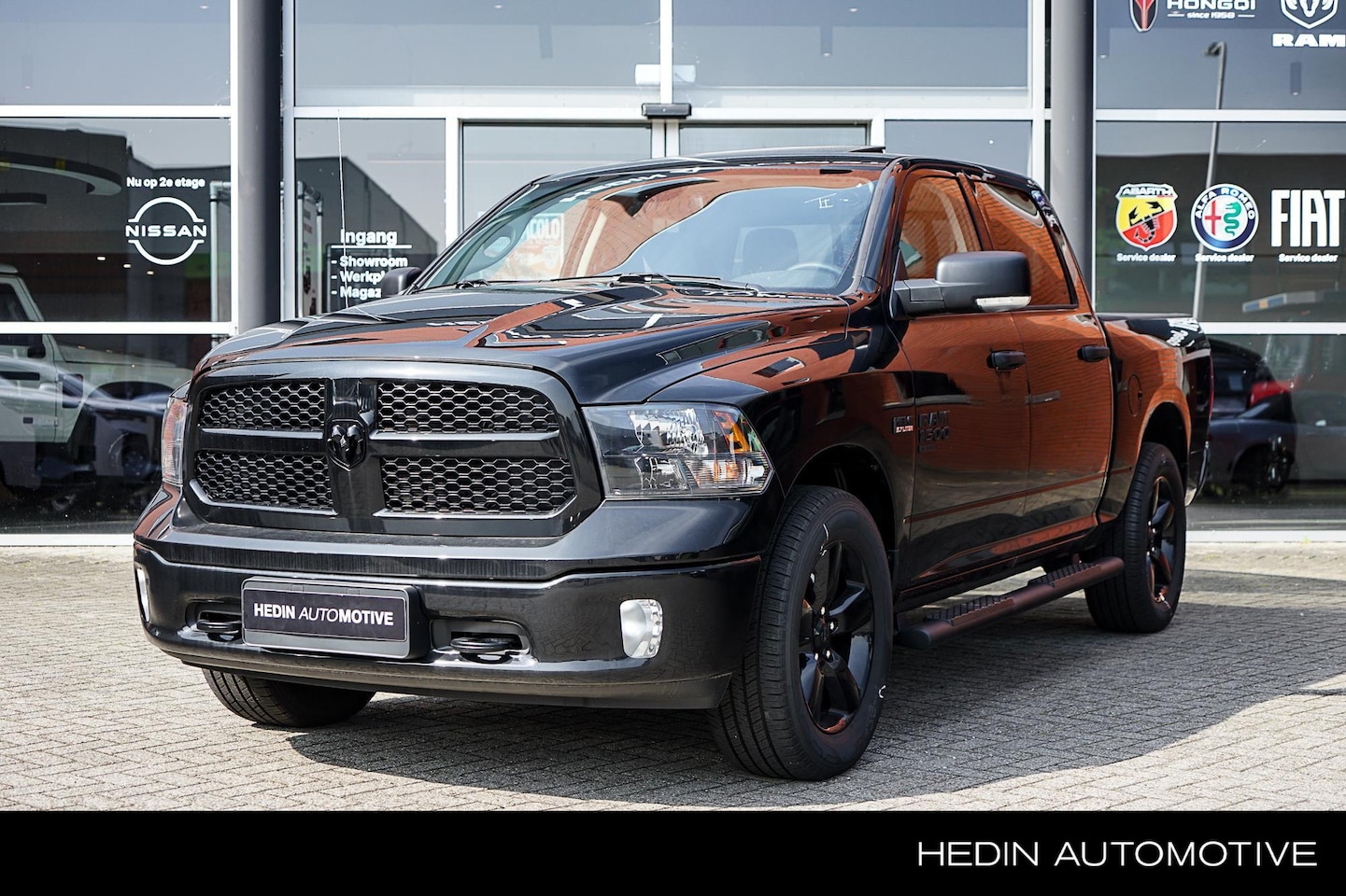 Dodge Ram Pick Up - 5.7 V8 Classic | Leverbaar | Schuif/kanteldak | Navigatie | Stoelverwarming | Achteruitrij - AutoWereld.nl