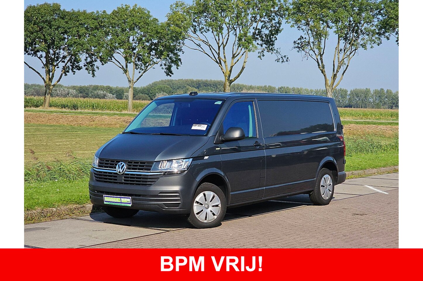 Volkswagen Transporter - 2.0 TDI L2H1 28 Economy Business T6.1 NAP CarPlay Deuren Pdc Euro6 ! - AutoWereld.nl