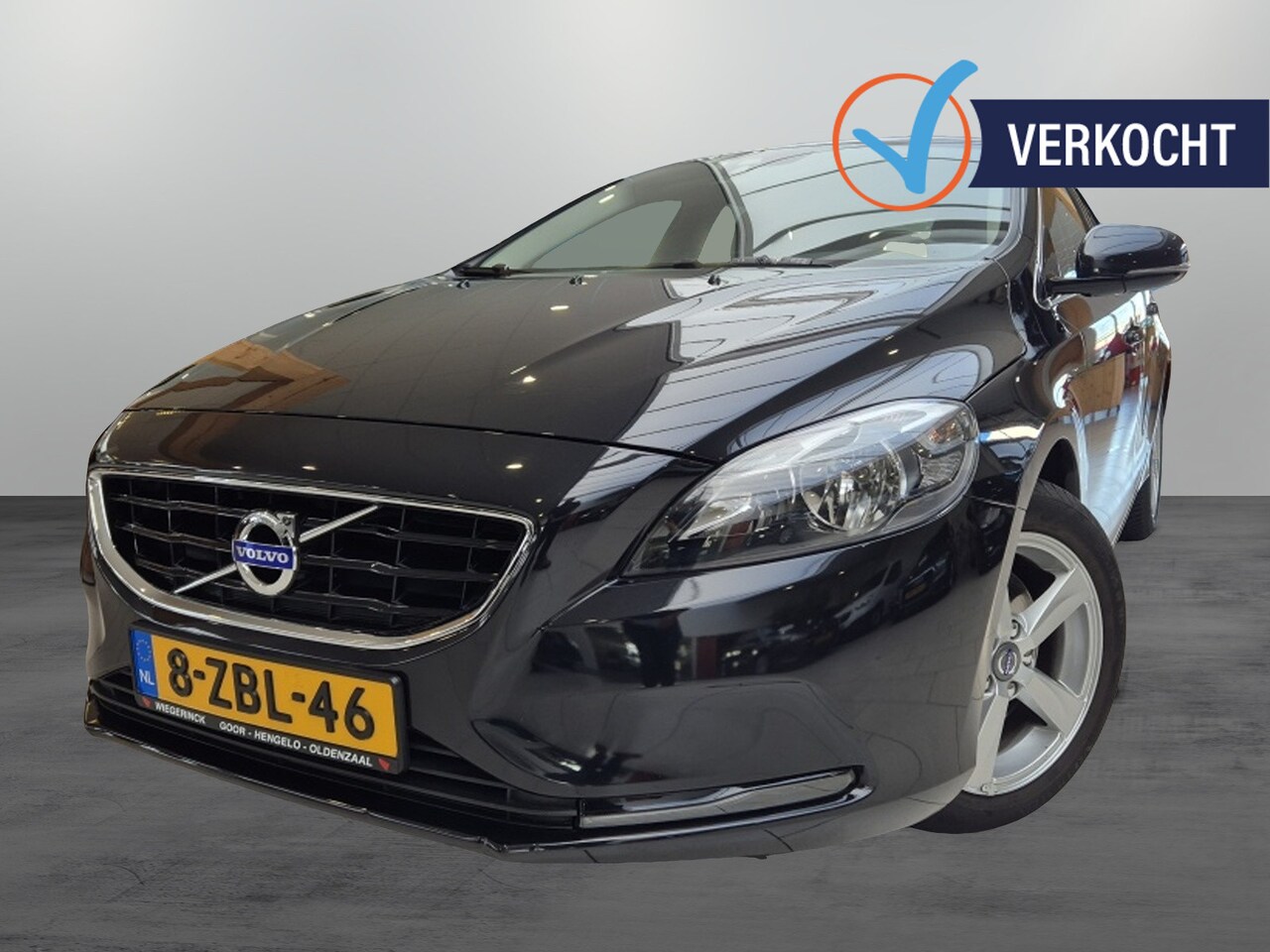 Volvo V40 - 1.6 T2 Momentum [TREKHAAK| ALLSEASON| DEALER ONDERHOUDEN| ORIGIN - AutoWereld.nl