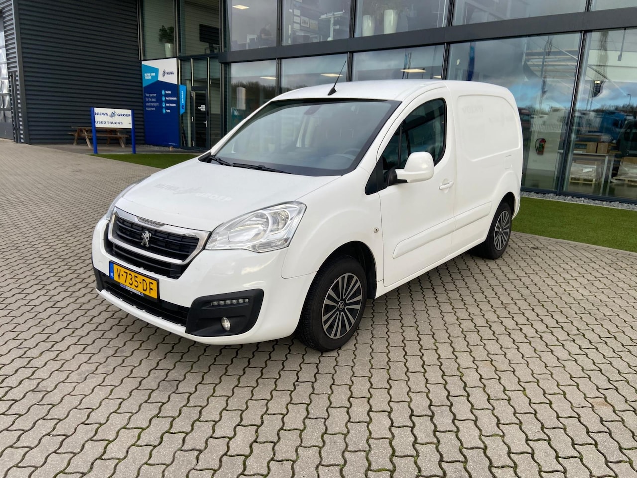 Peugeot Partner - Parkeersensoren + Navigatie - AutoWereld.nl