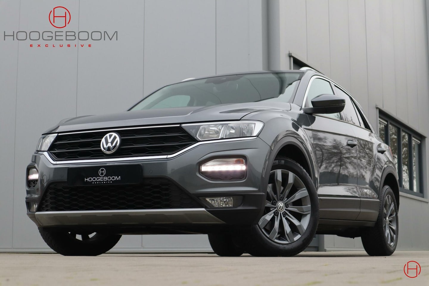 Volkswagen T-Roc - 1.0 TSI Style / CarPlay / PDC / Navigatie / Indiumgrau metallic - AutoWereld.nl