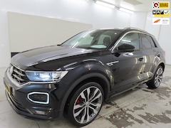 Volkswagen T-Roc - 1.5 TSI Sport Business R Line+Xenon+vitrual+Navi+camera+19"lmv+keyless+half-leder= OKTOBER