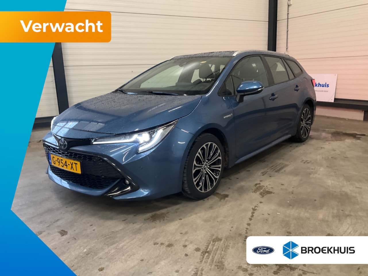 Toyota Corolla Touring Sports - 2.0 Hybrid Business Intro | Trekhaak | Head-up | Stoelverwarming - AutoWereld.nl