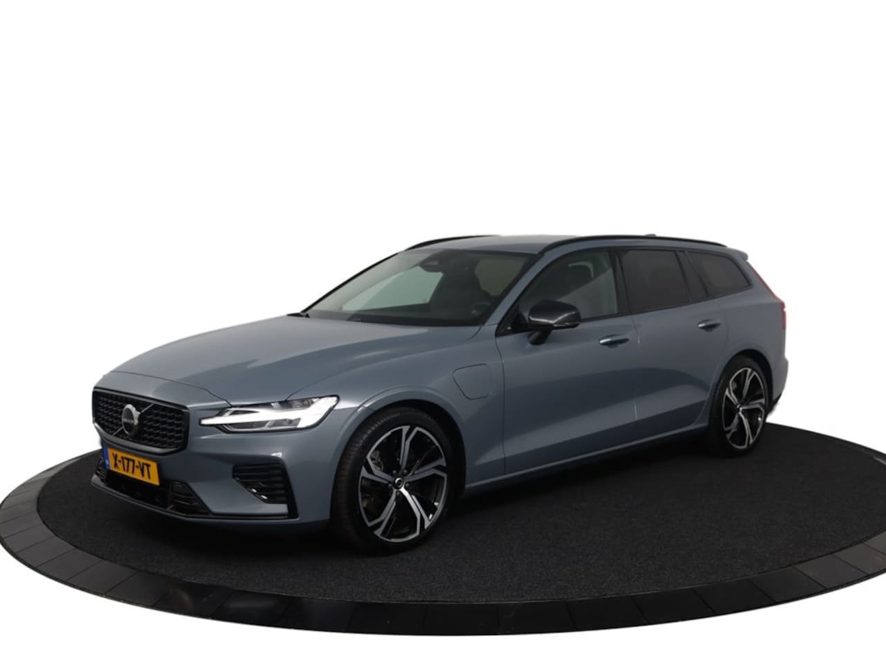 Volvo V60 - T6 AWD Plus Dark | Adaptieve cruise control incl. BLIS | Standkachel |Stoel & stuurwielver - AutoWereld.nl