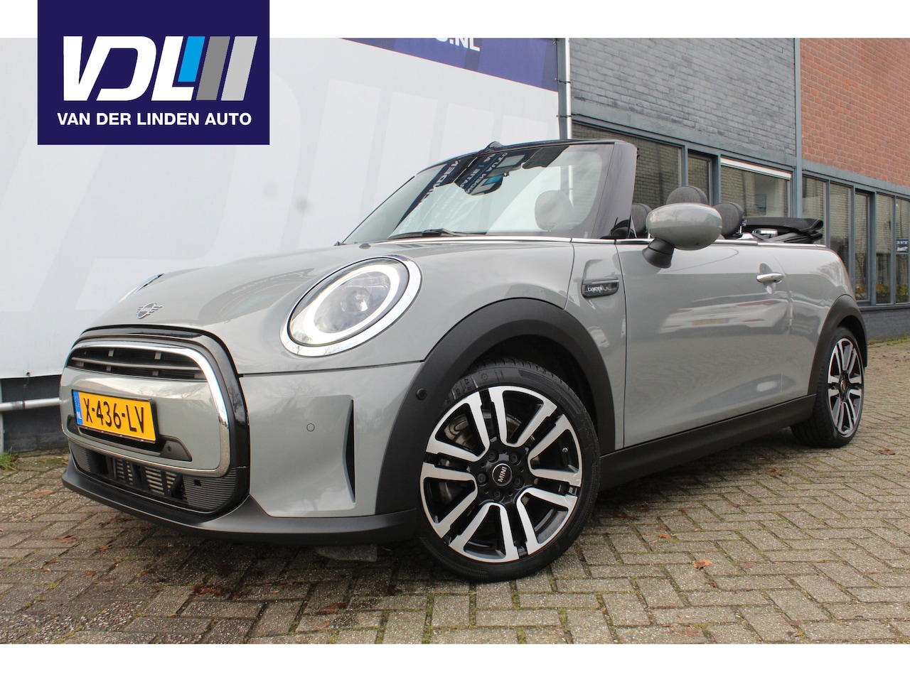 MINI Cabrio - Mini 1.5 Cooper Camden Navigatie | Half leer | 17inch velgen l Bezichtiging op afspraak - AutoWereld.nl