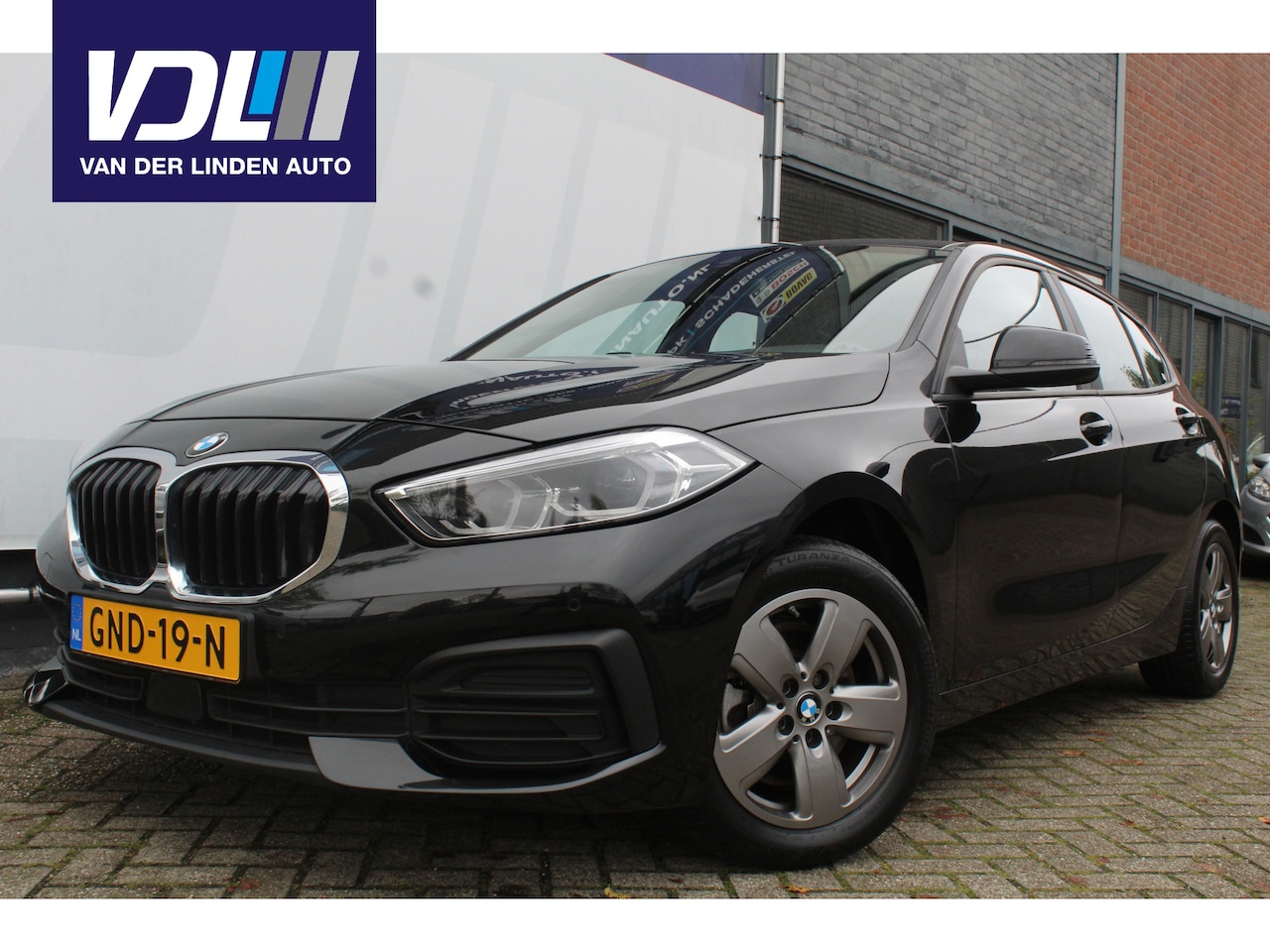 BMW 1-serie - 118i Automaat Airco l Cruise control l Draadloos AppleCarPlay/AndroidAuto l Navigatie l PD - AutoWereld.nl