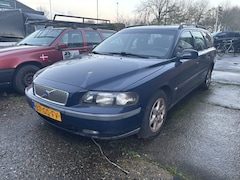 Volvo V70 - 2.4