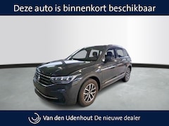 Volkswagen Tiguan - 1.4 TSI eHybrid 245pk PHEV Business / Trekhaak 1800kg / Navigatie / Stoelverwarming / Word