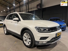 Volkswagen Tiguan - 1.4 TSI ACT Highline - Automaat - Panoramadak - Leder - Memorystoel - Camera - Adapt Cruis