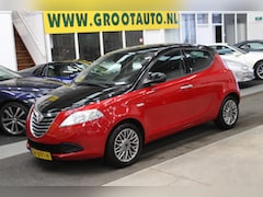 Lancia Y(psilon) - Ypsilon 1.2 Black & Red Airco, Isofix, Stuurbekrachtiging