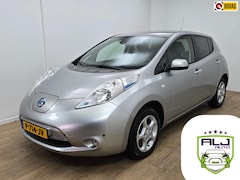 Nissan LEAF - Occasion Acenta 30 kWh met parkeercamera | Tweedehands Leaf elektrisch in grijs | Weinig k