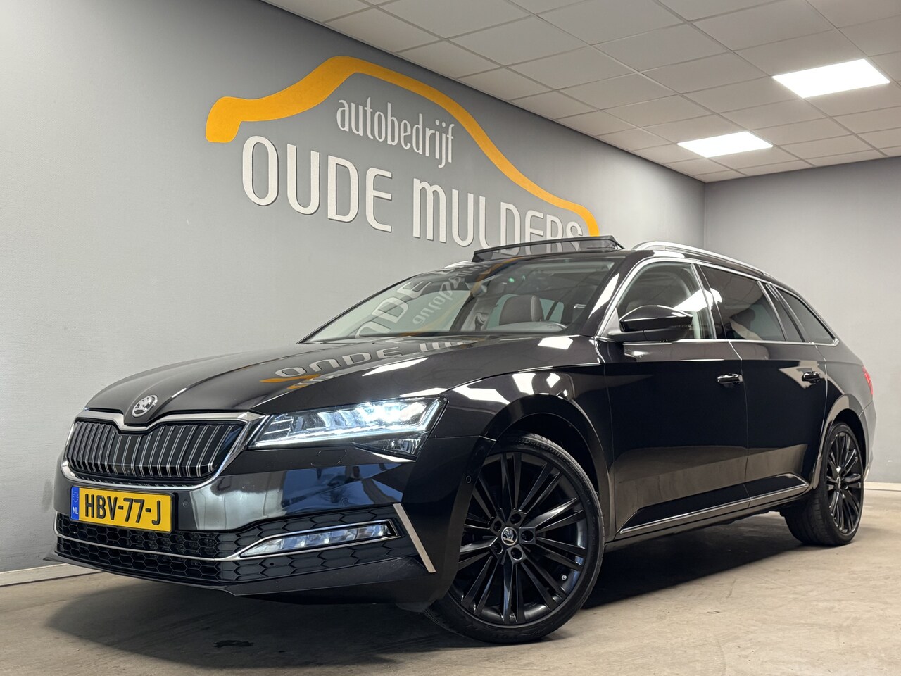 Skoda Superb Combi - 1.4 TSI iV Laurin & Klement Canton-Audio/360°Camera/Trekhaak - AutoWereld.nl