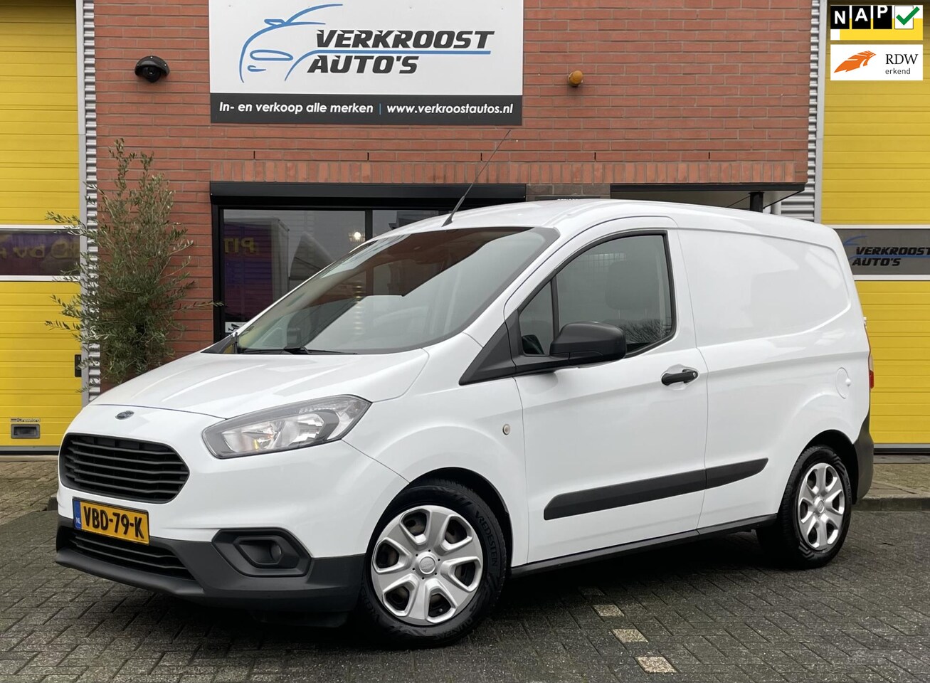 Ford Transit Courier - 1.5 TDCI Trend. navi. cruise. bleutooth - AutoWereld.nl