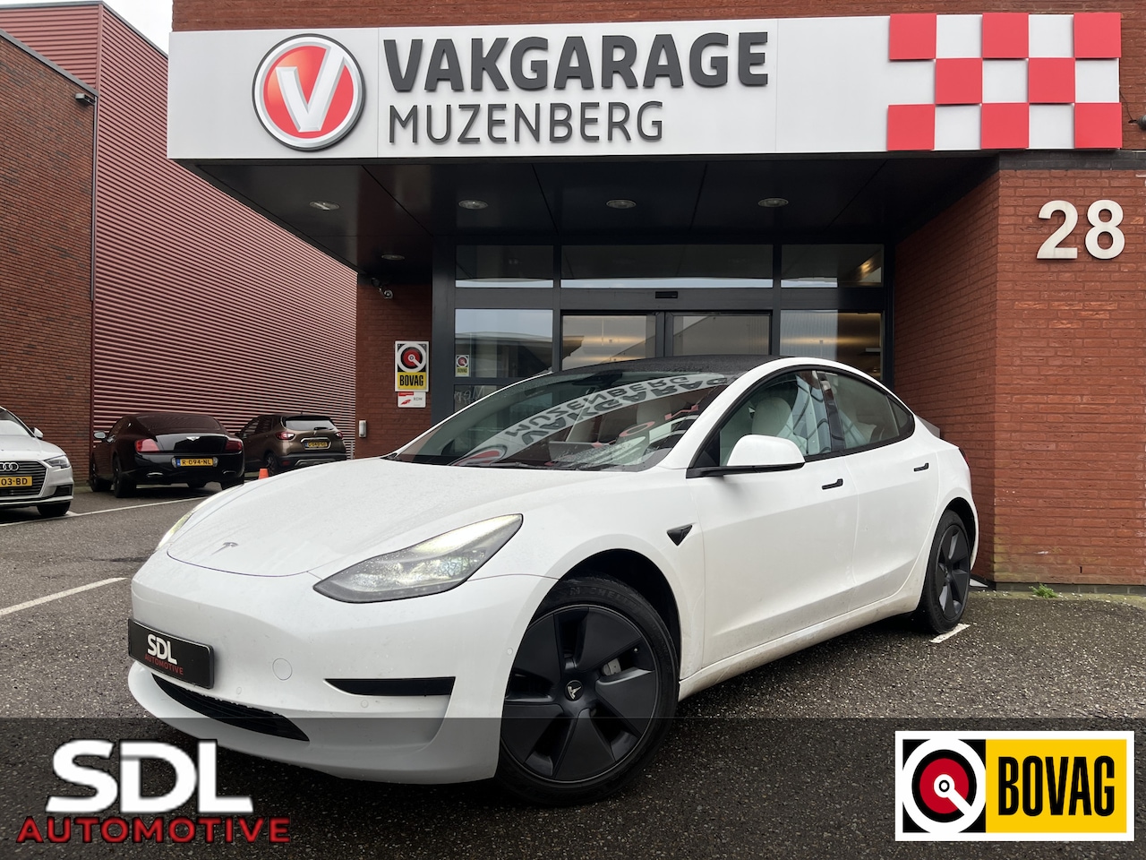 Tesla Model 3 - Standard RWD Plus 60 kWh // AUTOPILOT // PANODAK // ADAPT. CRUISE // LEDER // ELEK. STOELE - AutoWereld.nl