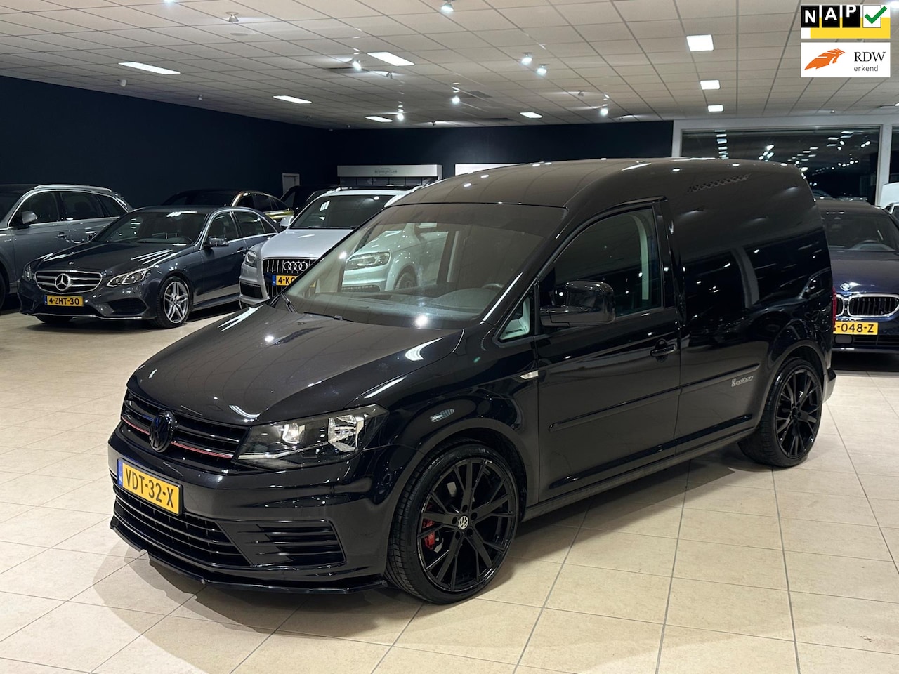 Volkswagen Caddy - 2.0 TDI L1H1 BMT NAP Apple Carplay Leder Trekhaak - AutoWereld.nl