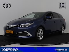 Toyota Auris Touring Sports - 1.8 Hybrid Executive Go | Panoramadak | Parkeersensoren | Stoelverwarming | Camera | Navig