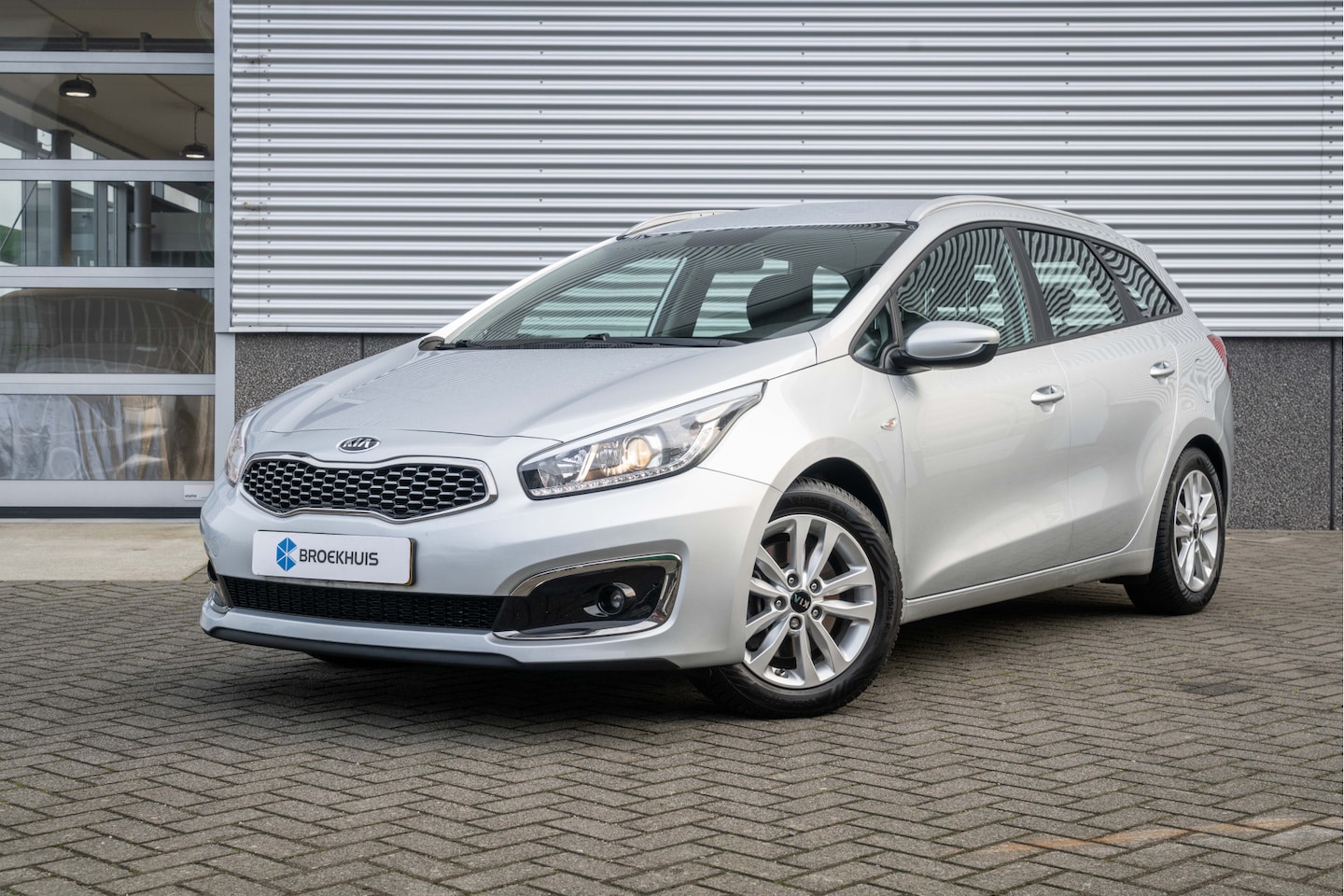 Kia Cee'd Sportswagon - 1.0 T-GDi ComfortPlusLine Navigator 1.0 T-GDi ComfortPlusLine Navigator - AutoWereld.nl