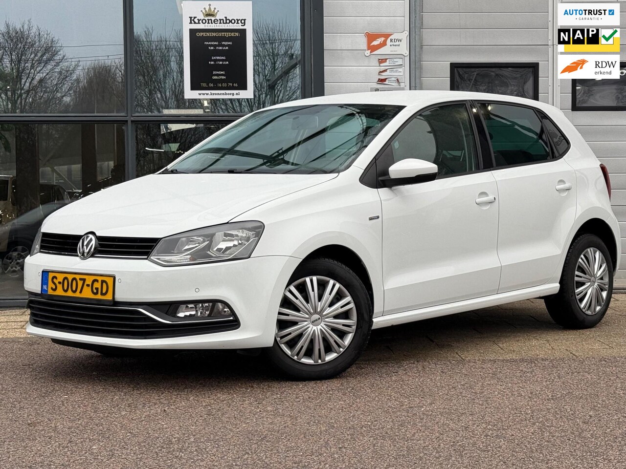 Volkswagen Polo - 1.0 First Edition 1.0 First Edition, CARPLAY, NAP, CRUISECR - AutoWereld.nl