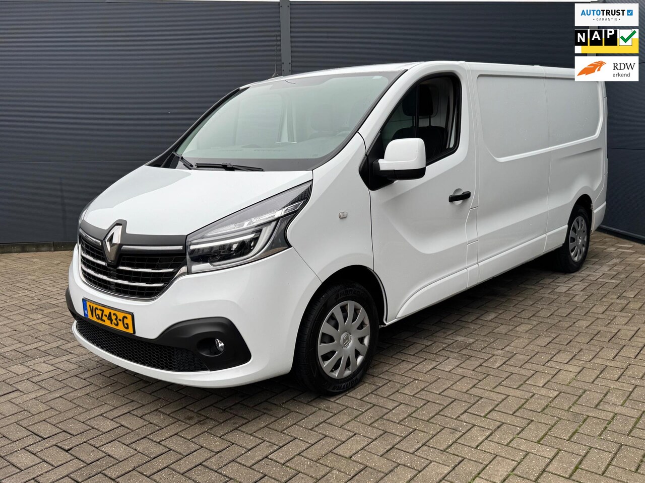 Renault Trafic - 2.0 dCi 120 Pk L2H1 Led / Navi / Pdc - AutoWereld.nl