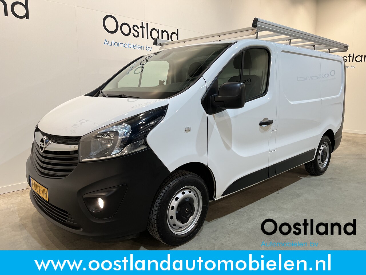 Opel Vivaro - 1.6 CDTI L1H1 125 PK / Euro 6 / Airco / Camera / Cruise Control / Trekhaak / Imperiaal / N - AutoWereld.nl