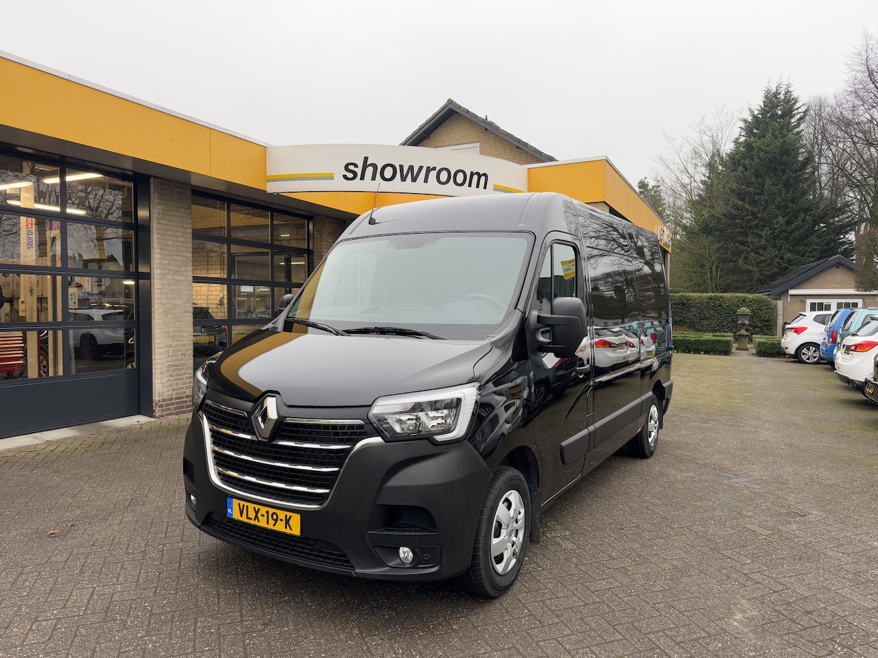 Renault Master - T35 2.3 dCi 180 L2H2 180PK Energy Comfort Navi Airco Camera - AutoWereld.nl