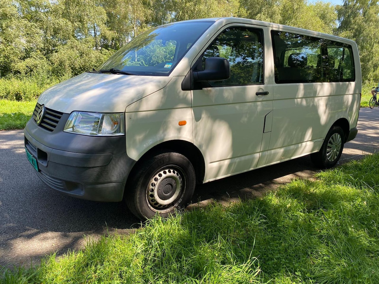 Volkswagen Transporter Kombi - [DUITS] 2.5 TDI 300 4M Comf. 9 PERS - AutoWereld.nl