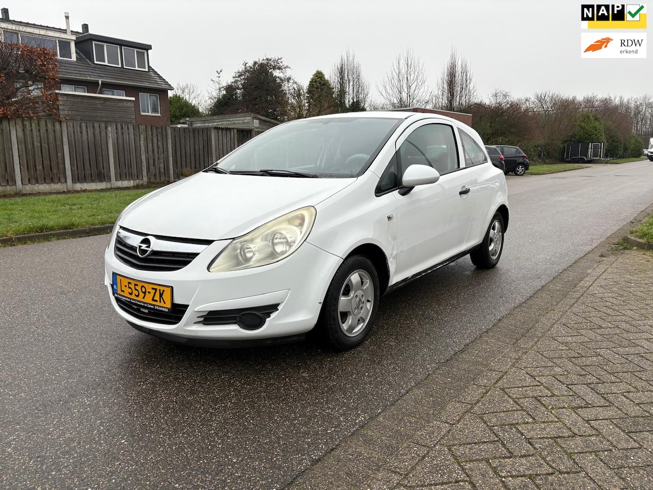 Opel Corsa - 1.0-12V Essentia Navigatie*Airco*LM velgen*Nieuwe APK*Elektrische ramen* - AutoWereld.nl