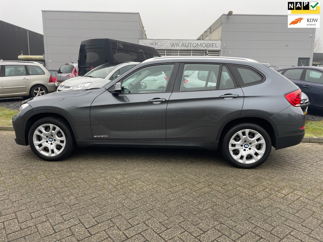 BMW X1 - SDrive20d High Executive,leer,stoelverwarming - AutoWereld.nl