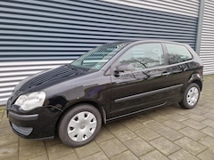 Volkswagen Polo - 1.4-16V Trendline