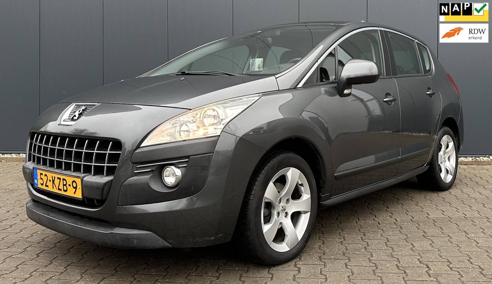 Peugeot 3008 - 1.6 VTi Première Airco Cruise Pano Navi Trekhaak - AutoWereld.nl