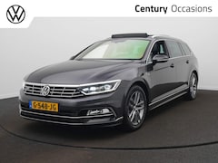 Volkswagen Passat Variant - 1.5 TSI Highline Business R Leer / Panoramadak / Trekhaak