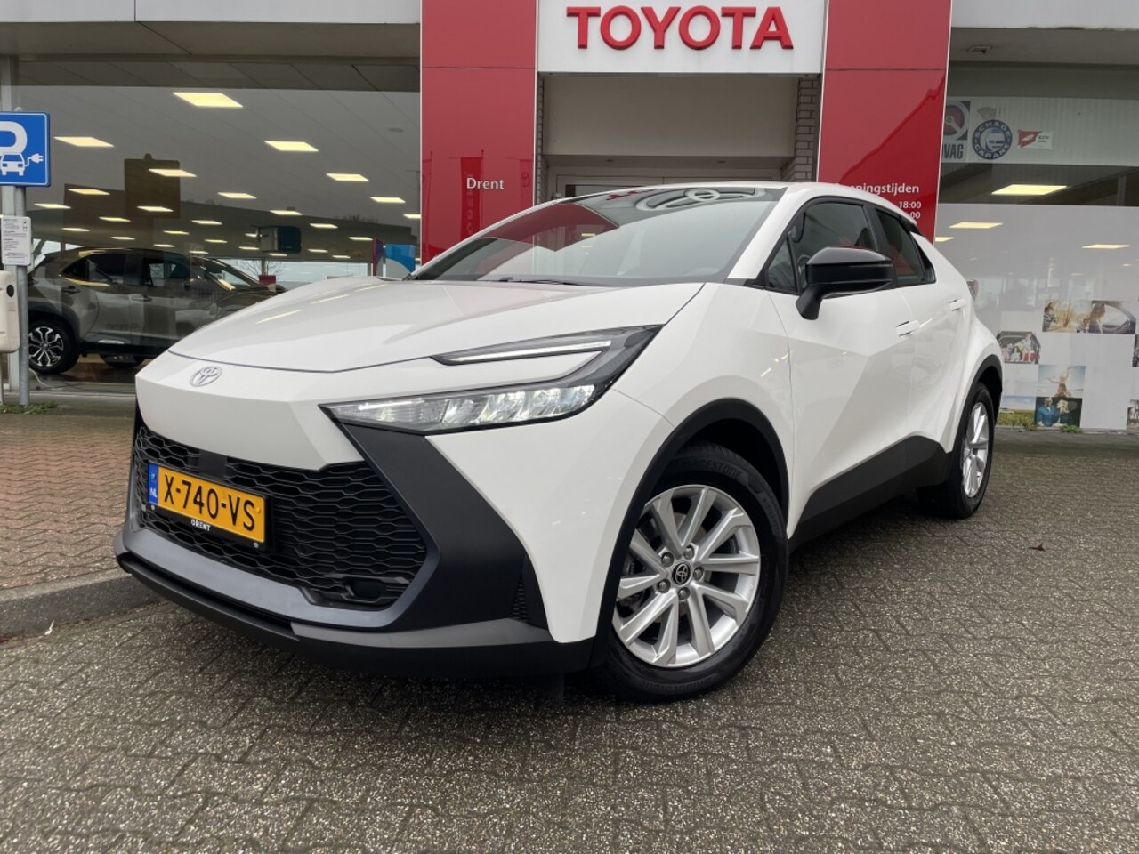 Toyota C-HR - 1.8 Hybrid 140 Active | Blind spot | Apple CarPlay Android Auto - AutoWereld.nl